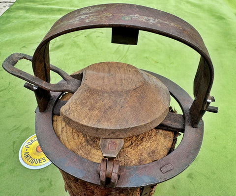 Unusual Round Pole Trap with Wooden Plate